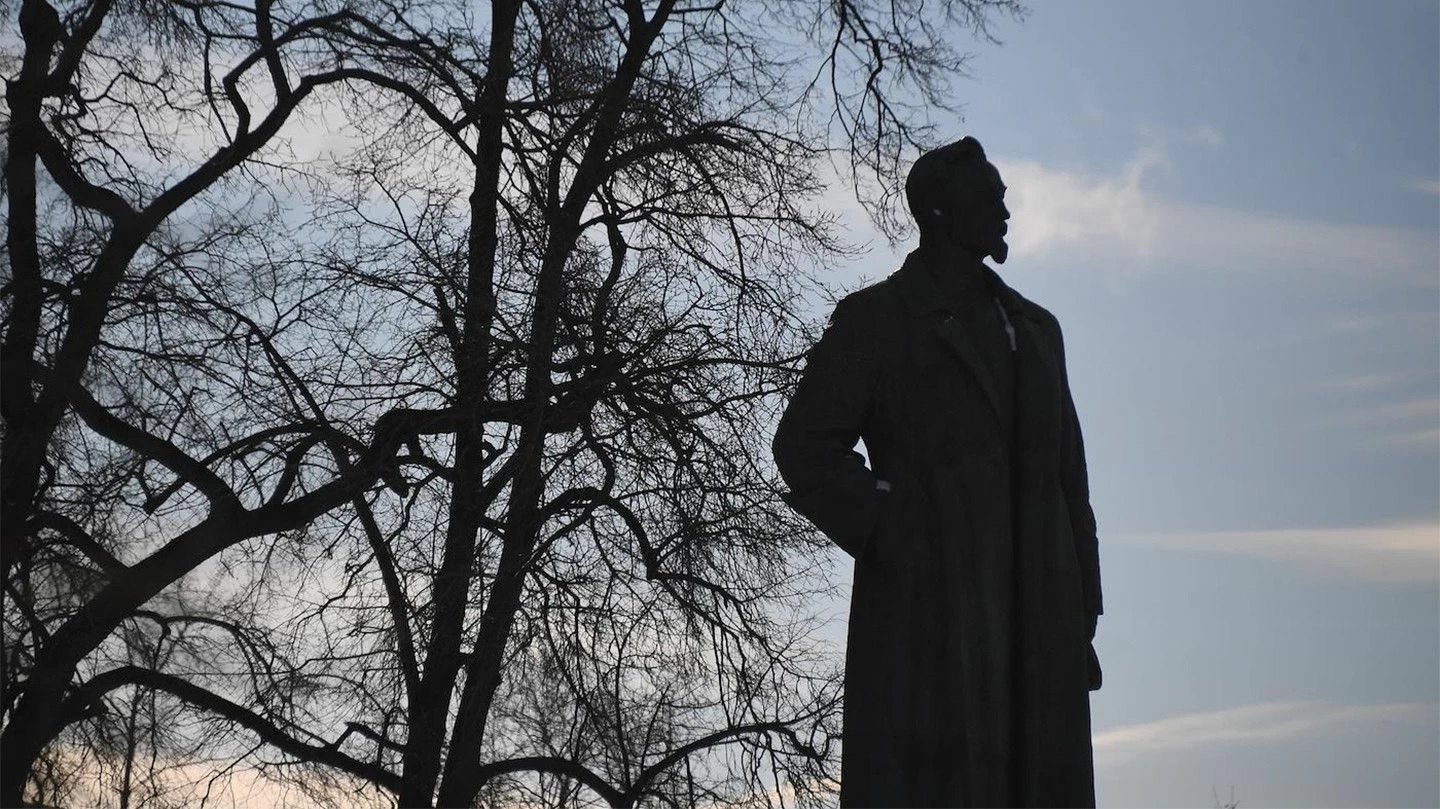 памятник дзержинскому в москве